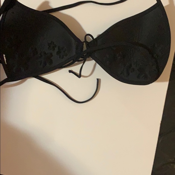 Bikini top in black - Picture 3 of 3